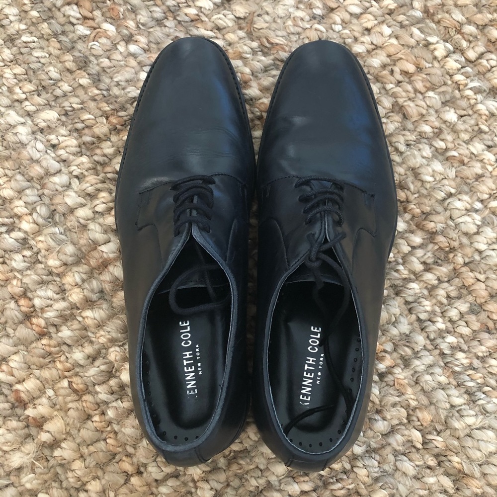 Kenneth Cole Black Leather Dress Shoes